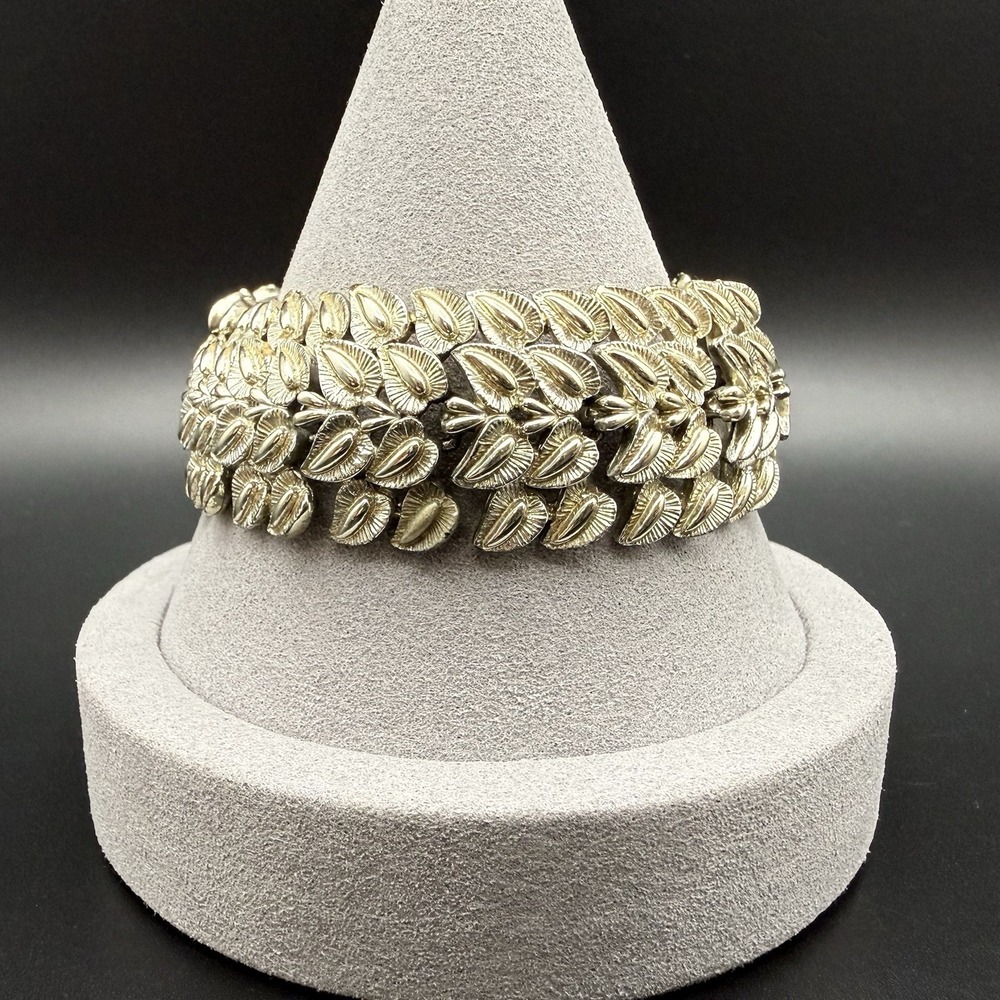 Vintage Coro Pegasus 2-Tone Wide Leaf Link Bracelet Chunky Mid Century Statement